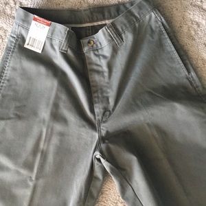 Timber Creek Wrangler army green pants 32x34